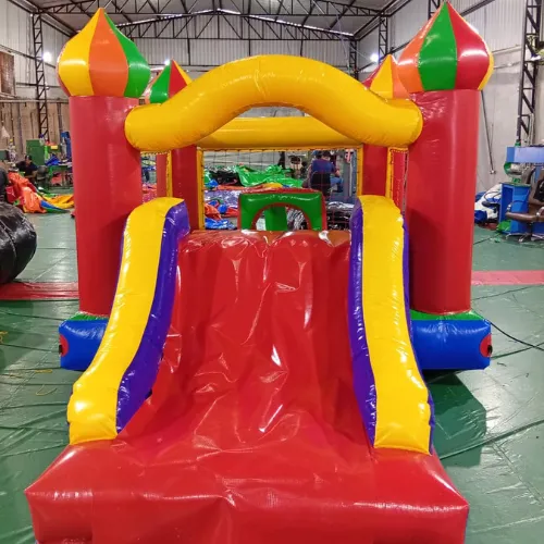 Castelo pula-pula montado em festa